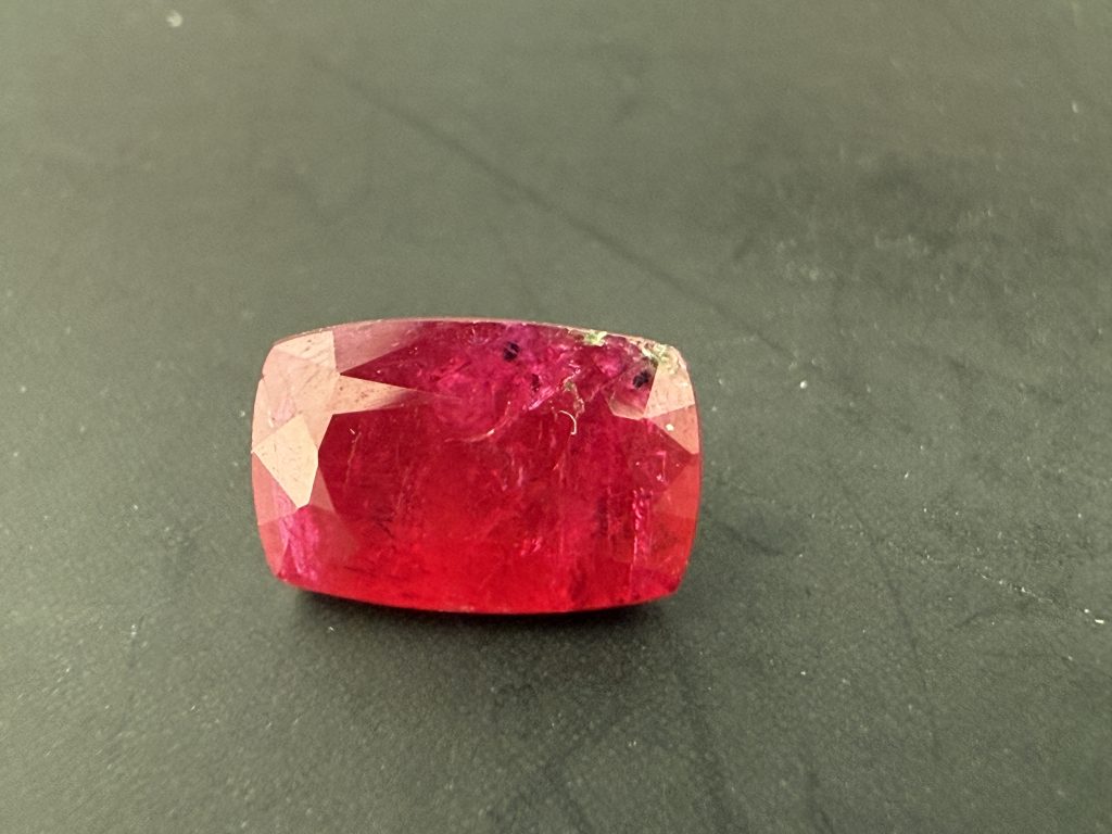 Rubis Naturel sang de Pigeon (1,345ct)