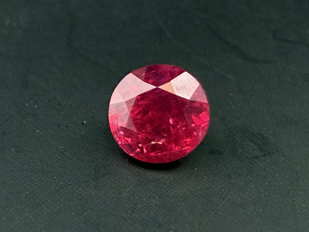 Rubis Naturel sang de Pigeon (0,88ct)