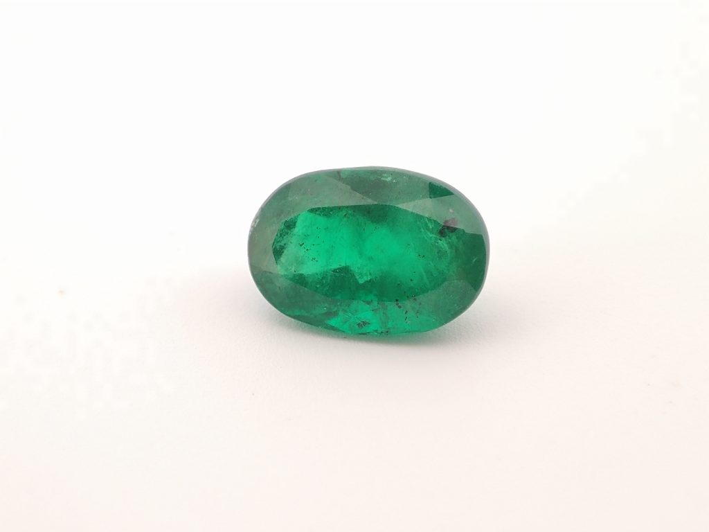 Emeraude oval du Brezil