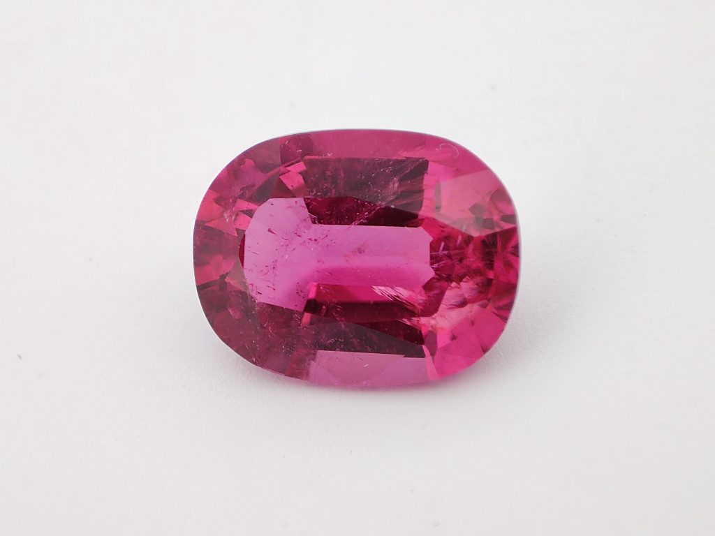 Tourmaline Rubellite – Taille Coussin (3.85 ct)