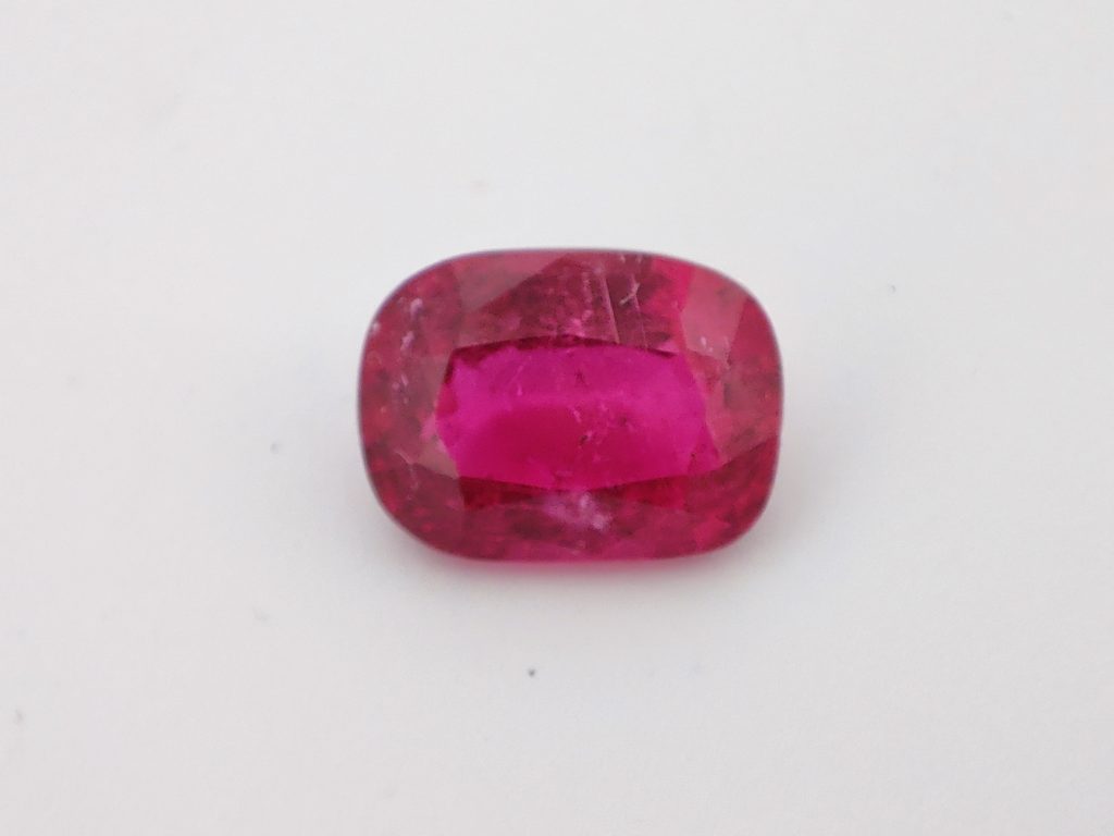 Tourmaline Rubellite – Taille Coussin (1,98 ct)