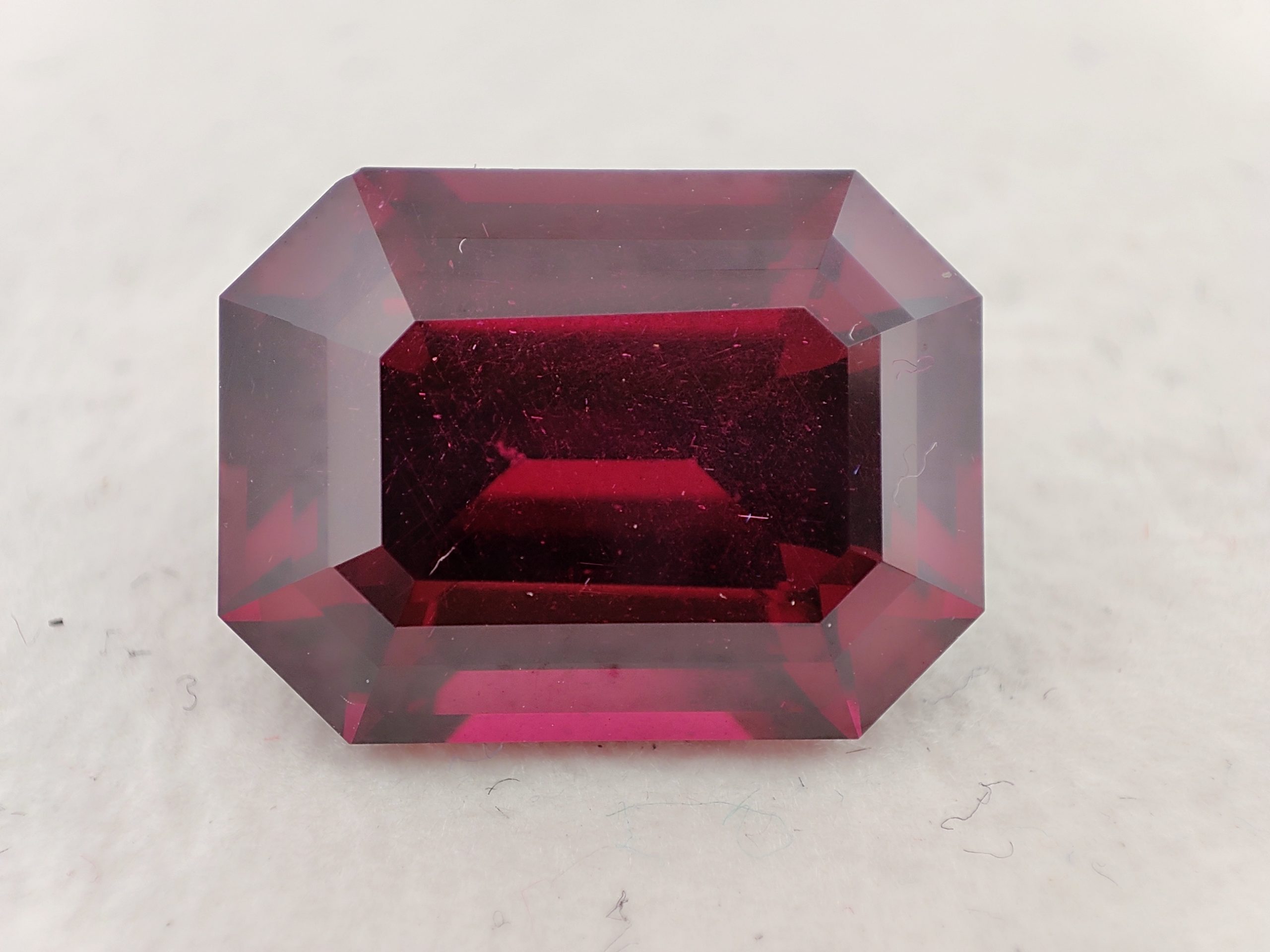 Grenat Rhodolite  (14,465 ct )